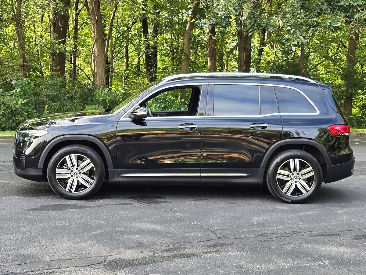 Used 2023 Mercedes-Benz EQB 300 4MATIC w/ Pinnacle Package image 3