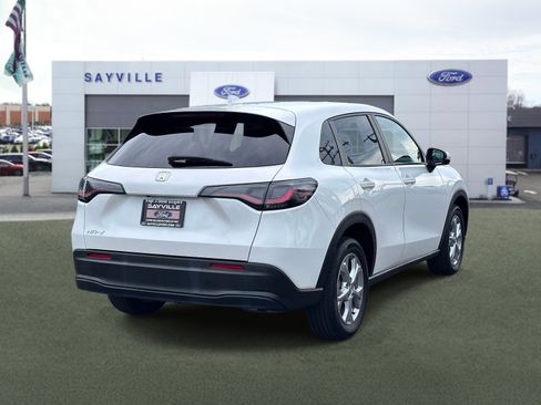 Used 2023 Honda HR-V LX image 5