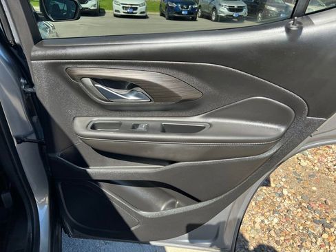 Used 2023 GMC Terrain SLE w/ LPO, Floor Liner Package FWD image 24
