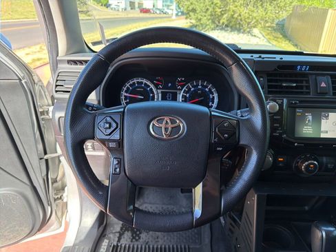 Used 2016 Toyota 4Runner Trail Premium AWD/4WD image 17