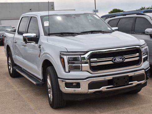 Used 2025 Ford F150 Lariat w/ Equipment Group 502A High image 4