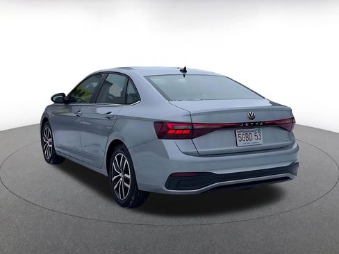 Used 2025 Volkswagen Jetta SE image 11