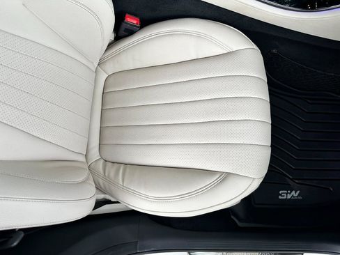 Used 2018 Mercedes-Benz E 300 w/ Premium 1 Package image 29