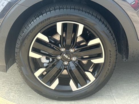 Used 2025 Kia Telluride SX FWD image 4