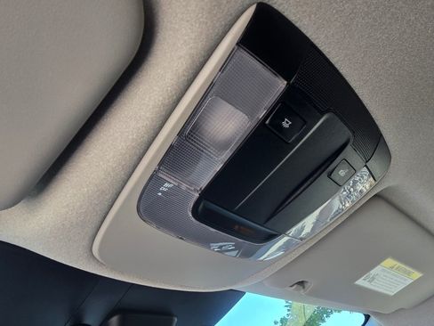 Used 2025 Kia Niro LX FWD image 24
