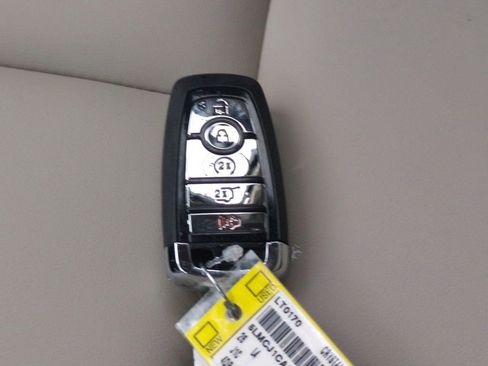 New 2026 Lincoln Corsair Premiere image 28