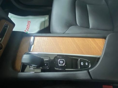 Used 2023 Volvo XC90 T8 Plus w/ Protection Package Premier AWD/4WD image 25