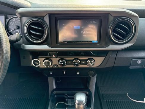 Used 2018 Toyota Tacoma TRD Sport AWD/4WD image 25
