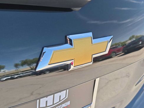 Used 2020 Chevrolet Bolt Premier w/ Infotainment Package FWD image 11