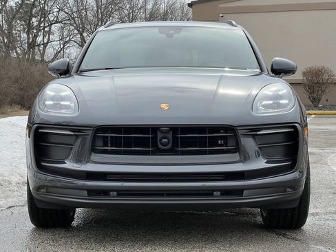 Certified 2025 Porsche Macan image 7