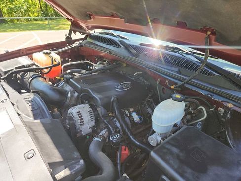 Used 2003 Chevrolet Silverado 2500 LS image 41