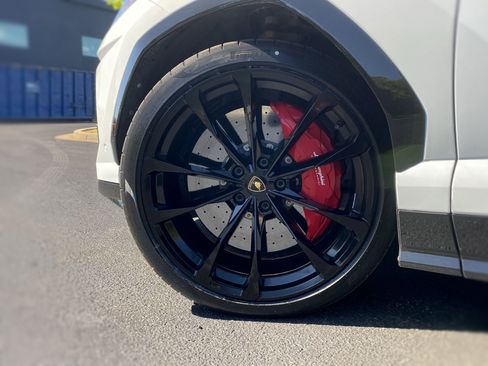 Used 2022 Lamborghini Urus AWD/4WD image 18