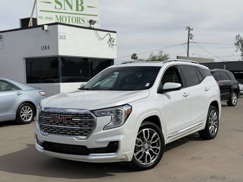 Used 2022 GMC Terrain Denali w/ Denali Premium Package AWD/4WD image 1