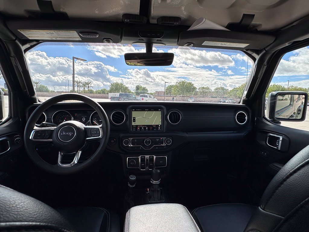 Used 2023 Jeep Wrangler Unlimited Sahara AWD/4WD image 13