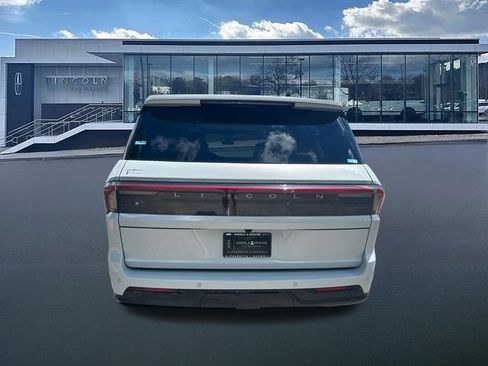 New 2026 Lincoln Navigator Reserve AWD/4WD image 7