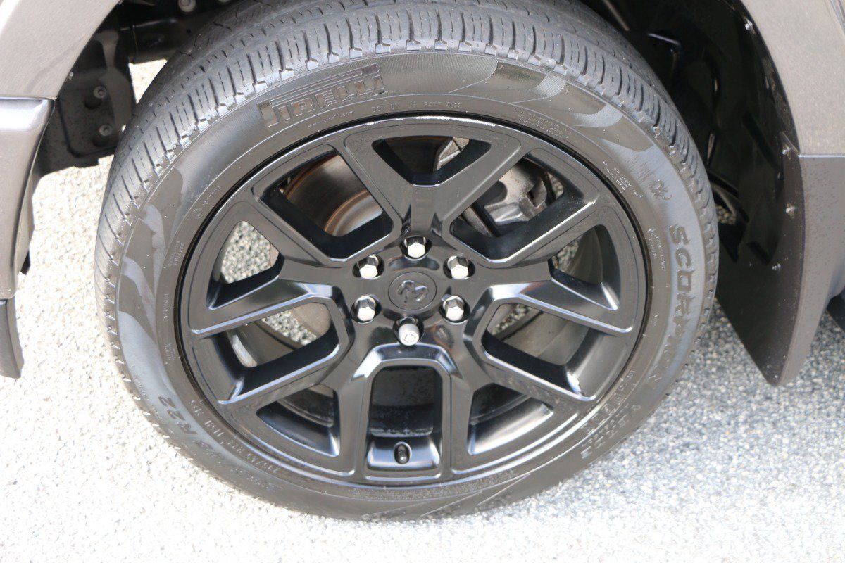 Used 2022 RAM 1500 Laramie AWD/4WD image 14