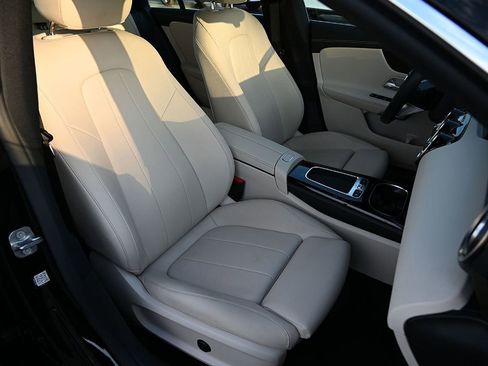 Certified 2025 Mercedes-Benz CLA 250 image 8