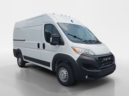 Used 2024 RAM ProMaster 2500 w/ Convenience Group FWD image 8