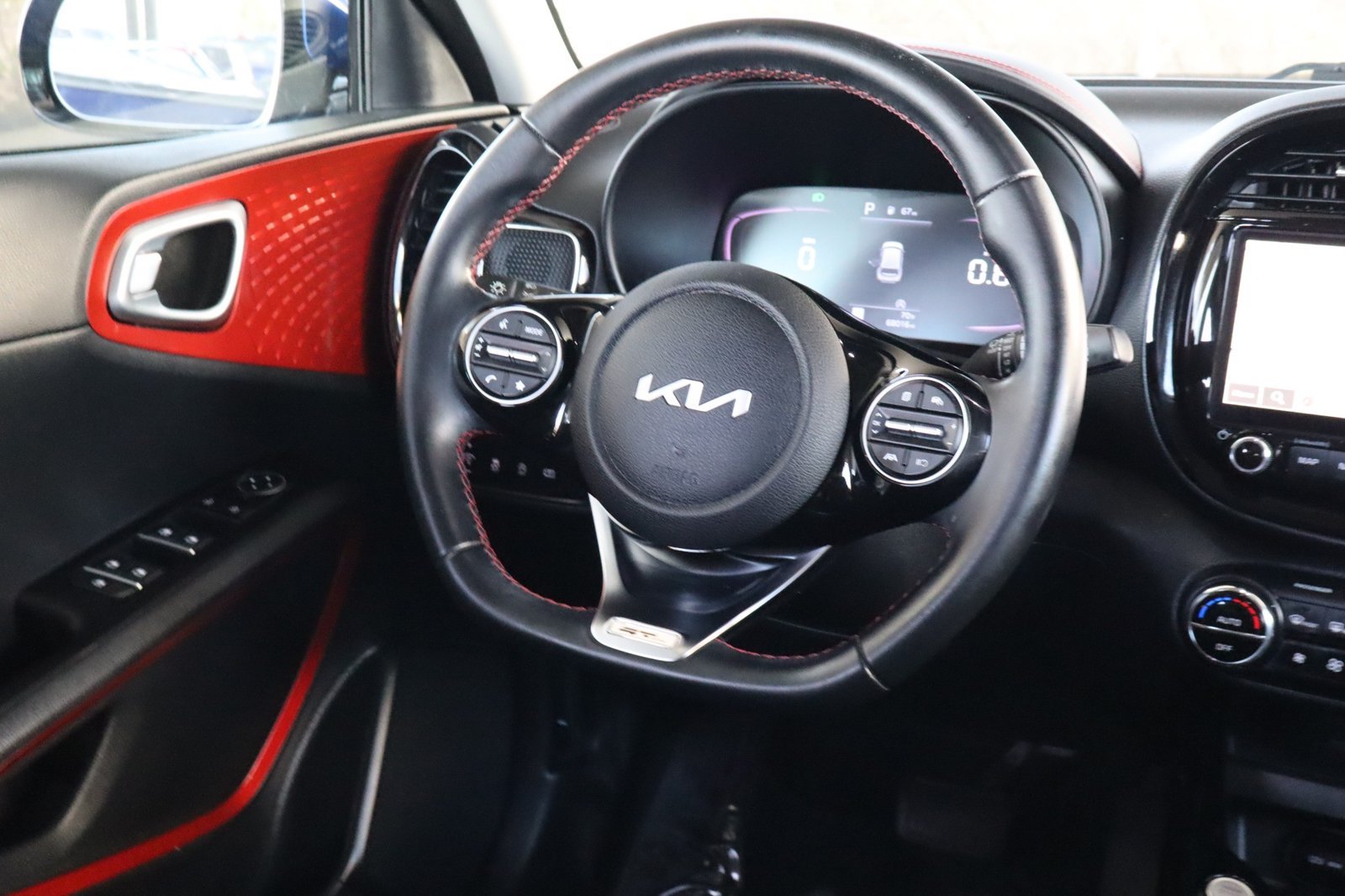 Used 2023 Kia Soul GT-Line FWD image 28
