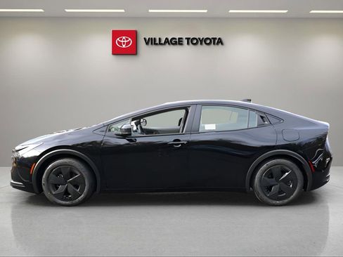 New 2026 Toyota Prius LE image 2