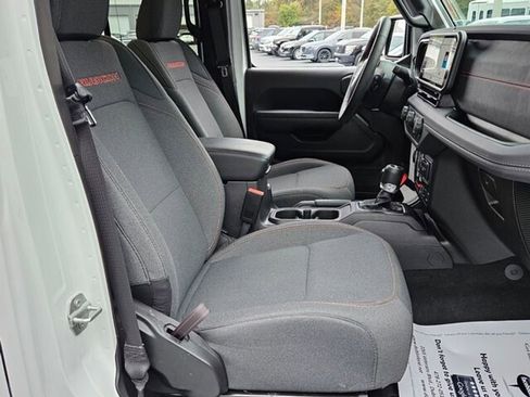 Used 2024 Jeep Wrangler Unlimited Rubicon w/ Technology Group image 16