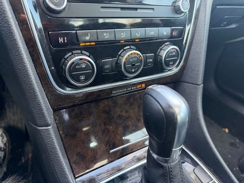 Used 2014 Volkswagen Passat TDI SEL Premium image 17