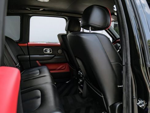 Used 2022 Rolls-Royce Cullinan image 67