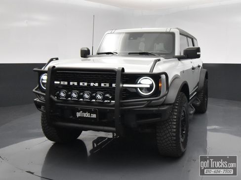 Used 2023 Ford Bronco Wildtrak AWD/4WD image 48