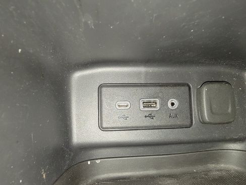 Used 2020 Chevrolet Equinox LT FWD image 24