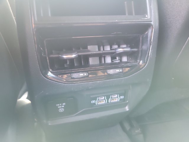 Used 2023 Jeep Grand Cherokee Altitude RWD image 12