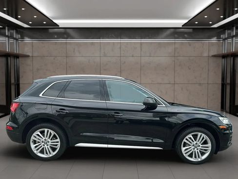 Used 2019 Audi Q5 2.0T Premium Plus w/ Premium Plus Package AWD/4WD image 9