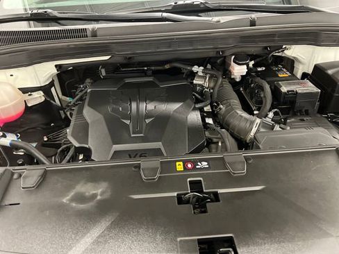 Used 2023 Kia Carnival SX Prestige image 17