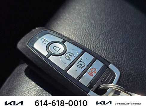 Used 2022 Ford Edge Titanium AWD/4WD image 33