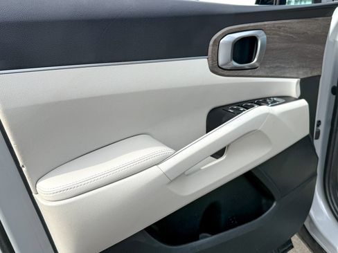 Certified 2023 Kia Sorento S w/ Panoramic Sunroof Package image 13