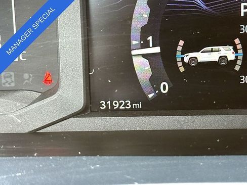 Certified 2025 Toyota 4Runner SR5 AWD/4WD image 26