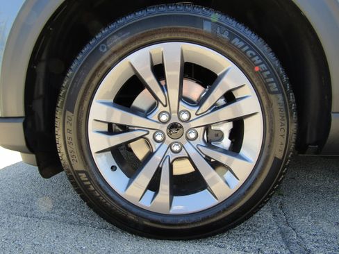 New 2026 Ford Explorer Active w/ Active Comfort Package AWD/4WD image 9