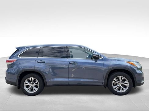 Used 2015 Toyota Highlander XLE AWD/4WD image 2