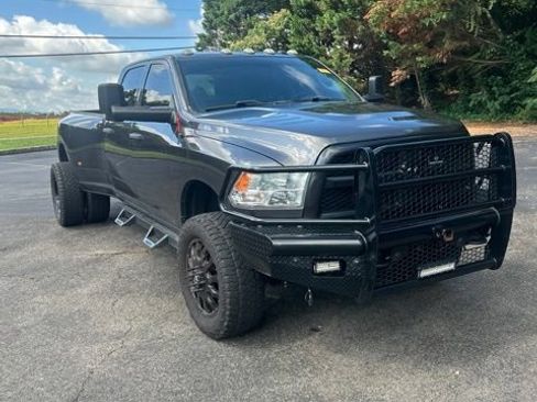 Used 2018 RAM 3500 Tradesman w/ Chrome Appearance Group AWD/4WD image 3