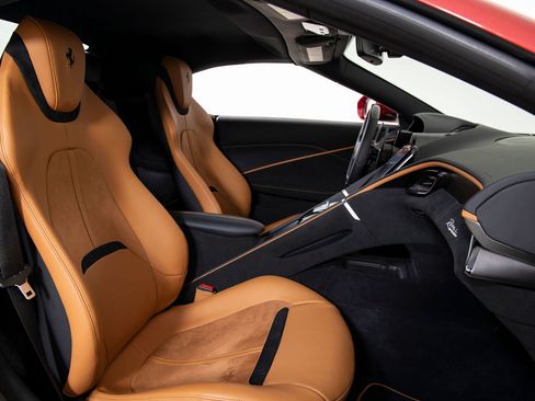 Certified 2025 Ferrari Roma Spider image 12