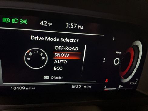 Used 2024 Nissan Rogue Platinum w/ Platinum Premium Package image 11