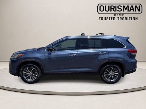 Used 2019 Toyota Highlander XLE w/ Carpet Mat Package (TMS) AWD/4WD image 6