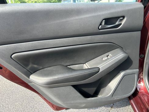 Used 2025 Nissan Altima 2.5 SV FWD image 35