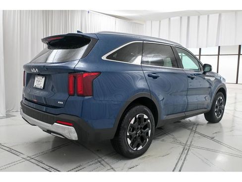 New 2026 Kia Sorento S image 7