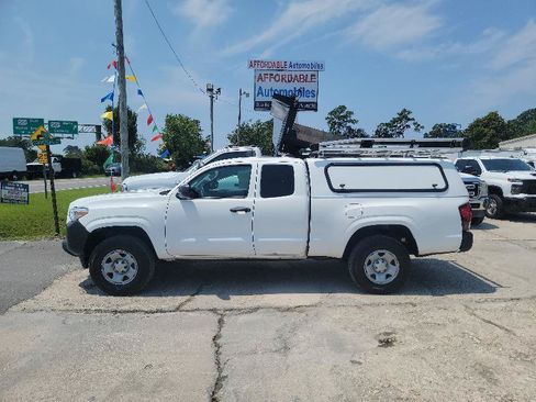 Used 2023 Toyota Tacoma SR RWD image 4