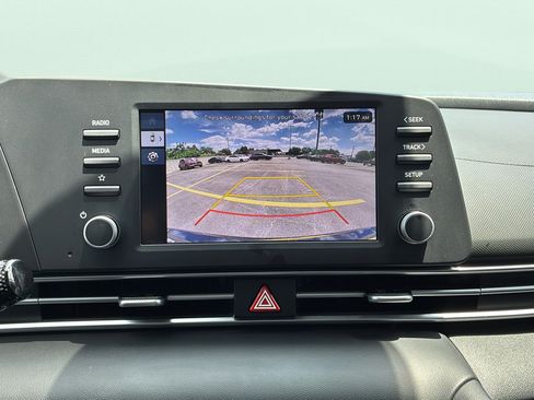 Used 2025 Hyundai Elantra SE FWD image 19