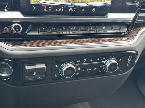 New 2026 GMC Sierra 1500 SLE image 23