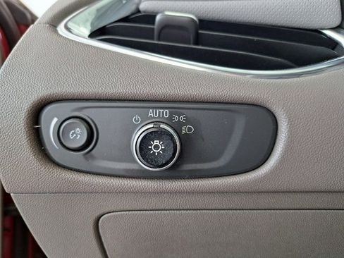 Used 2016 Chevrolet Malibu Premier w/ Driver Confidence Package FWD image 13