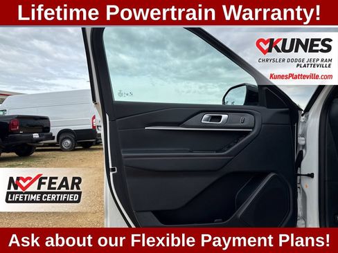 Used 2025 Ford Explorer ST-Line w/ ST-Line Street Pack AWD/4WD image 11
