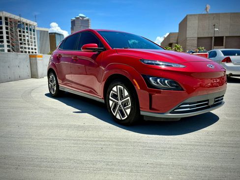 Used 2022 Hyundai Kona Limited FWD image 1