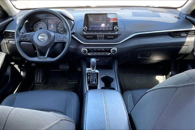 Certified 2025 Nissan Altima 2.5 S FWD image 15